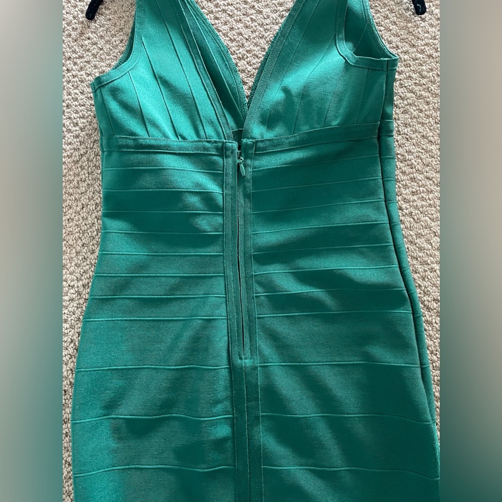 Emerald Green Bandage Plunge Front Midi Dress